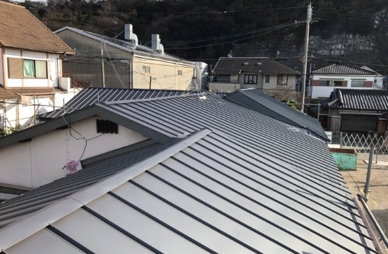 ①屋根